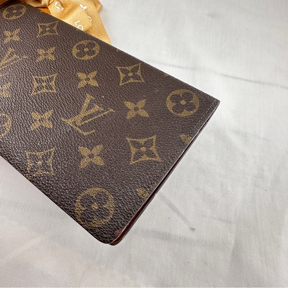AUTHENTIC Louis Vuitton wallet. Good condition. - Picture 9 of 13